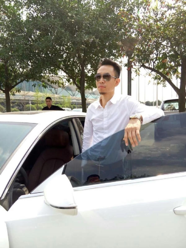 杨岳的第一张照片--台中交友中心