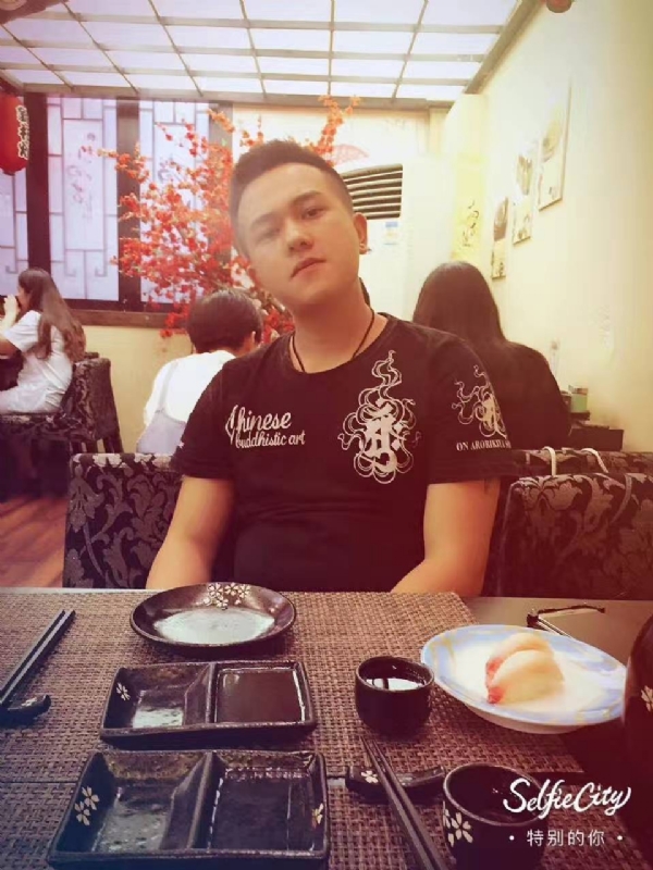 夏天的第四张照片--台中交友中心